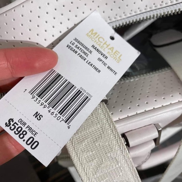 Michael Kors white Hanover bag, crossbody or regular carry. - Picture 3 of 7